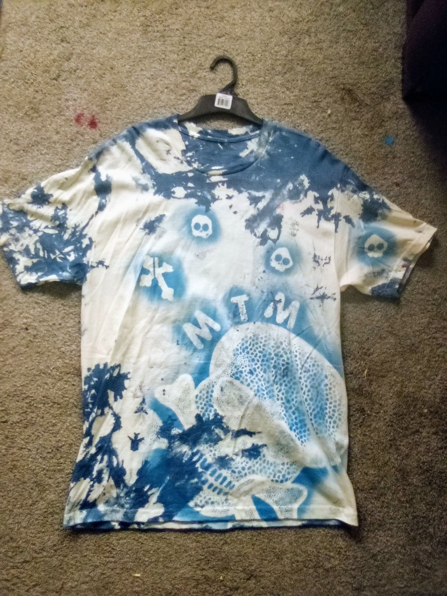 Blue tie dye crossbone skull short sleeve